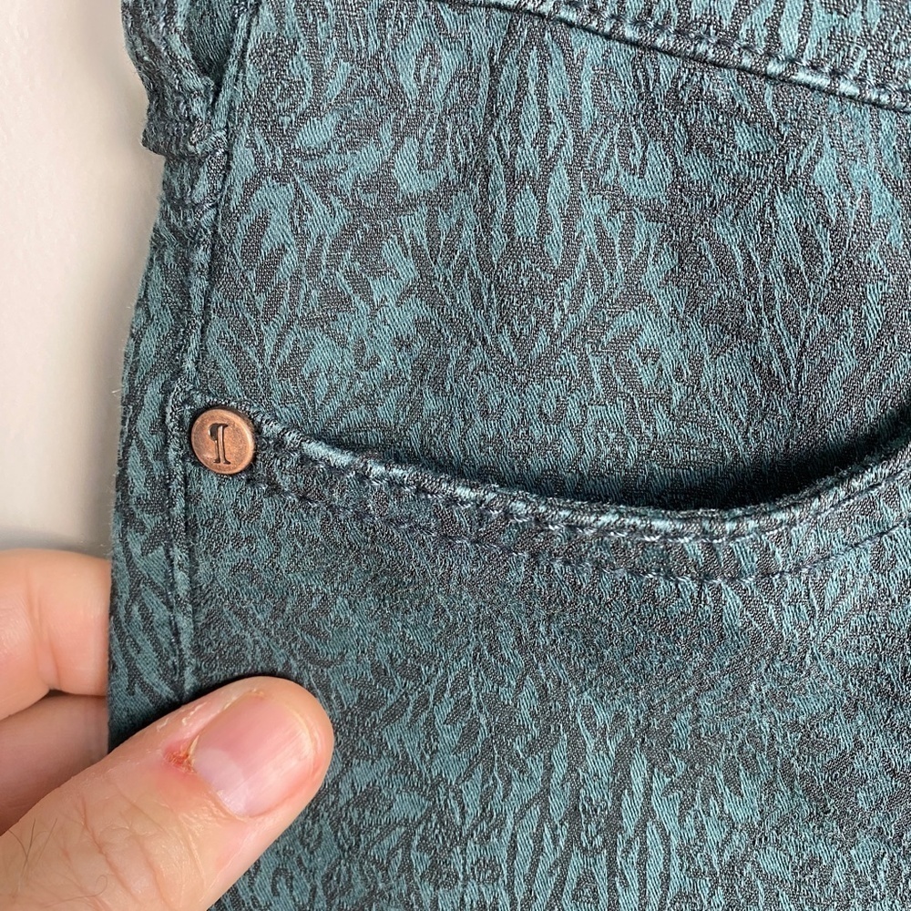 Pilcro and The Letterpress Green Forest Floral Stretch‎ Pant Size 26 Zipper Hems - Picture 5 of 14